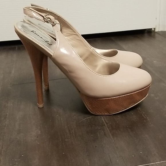 Bonnibel Nude Platform Heels - Picture 4 of 6